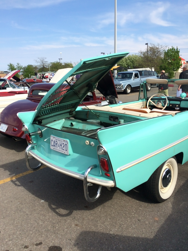 Illustration for article titled Some pics from a classic car meetup in south Etobicoke today...